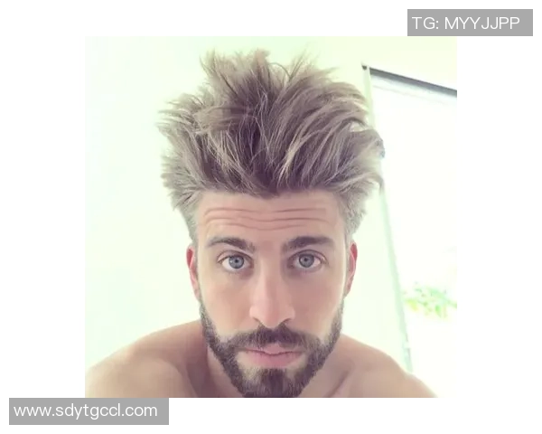 外国光头足球明星的传奇人生与赛场风采探索 外国光头足球明星的传奇人生与赛场风采探索