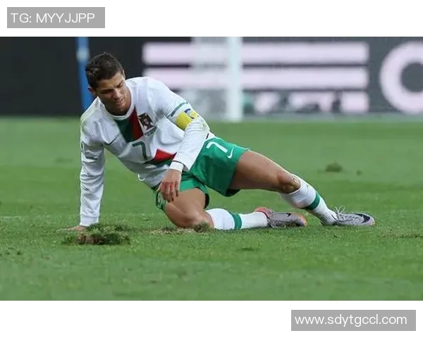 足球明星进场走路姿势的魅力与风采解析让我们一起感受他们的独特气质与风格 足球明星进场走路姿势的魅力与风采解析让我们一起感受他们的独特气质与风格