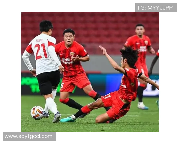 上海足球队以52分稳居世锦赛积分榜首位争冠形势一片大好