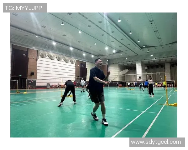 重庆羽毛球队选拔赛精彩点评团队配合与个人表现的完美结合 重庆羽毛球队选拔赛精彩点评团队配合与个人表现的完美结合