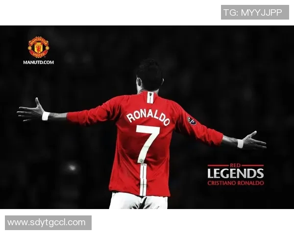 C罗足球明星蜡像揭幕见证传奇球员的辉煌瞬间与不朽魅力 C罗足球明星蜡像揭幕见证传奇球员的辉煌瞬间与不朽魅力