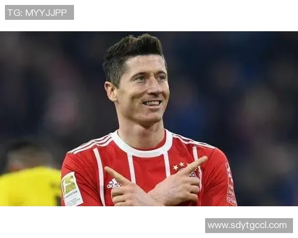 波兰足球巨星莱万多夫斯基的辉煌职业生涯与传奇瞬间回顾 波兰足球巨星莱万多夫斯基的辉煌职业生涯与传奇瞬间回顾